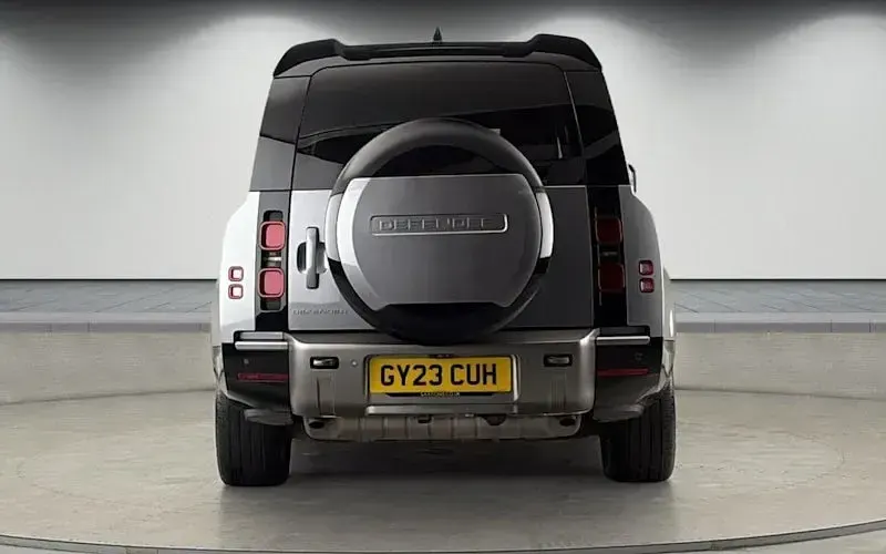 Used Land Rover Defender HSE Dynamic 300 HP (220 kW) 2023 Eiger grey SUV