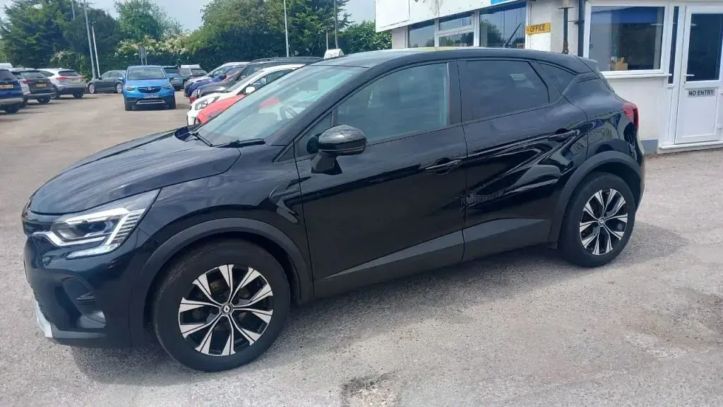 Used Renault Captur Evolution 91 HP (66 kW) 2023 Black SUV