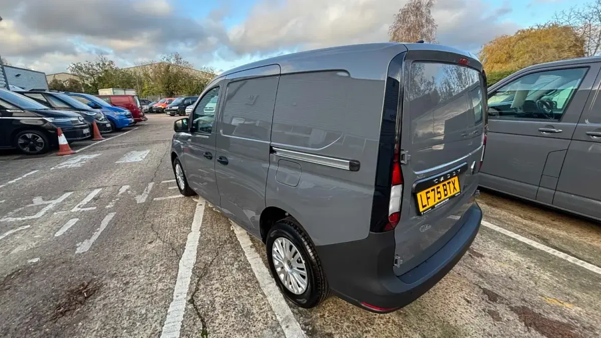Nowe VW Caddy Business 102 KM (75 kW) 2025 Szary Minivan