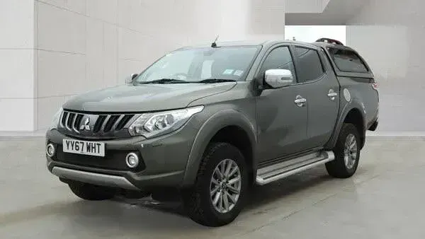 Used Mitsubishi L200 2017 Green Pickup