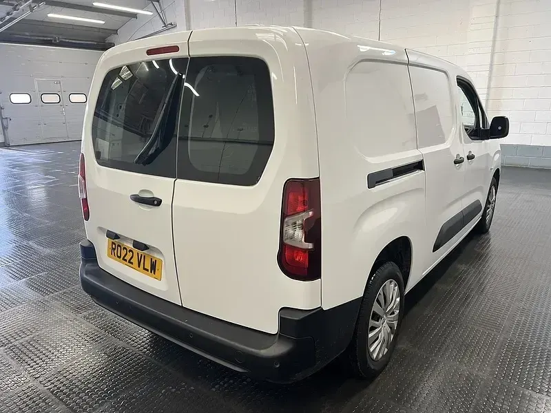 Used Peugeot Partner Premium 131 HP (96 kW) 2022 White MPV