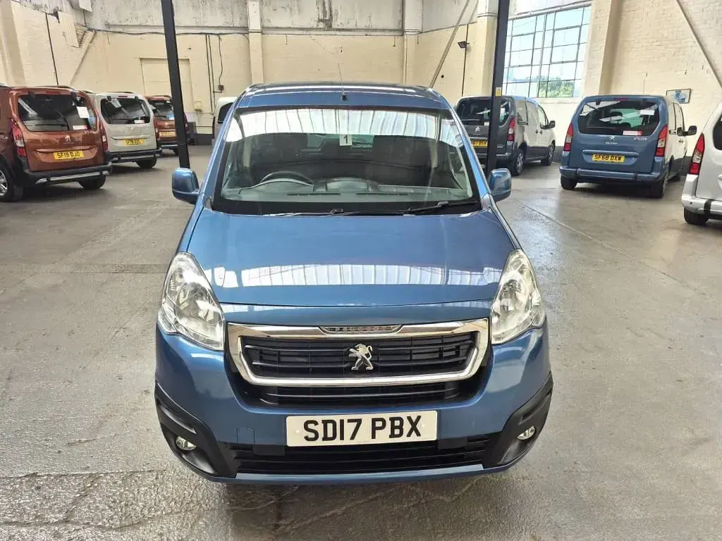 Used Peugeot Partner Allure 2017 Blue MPV