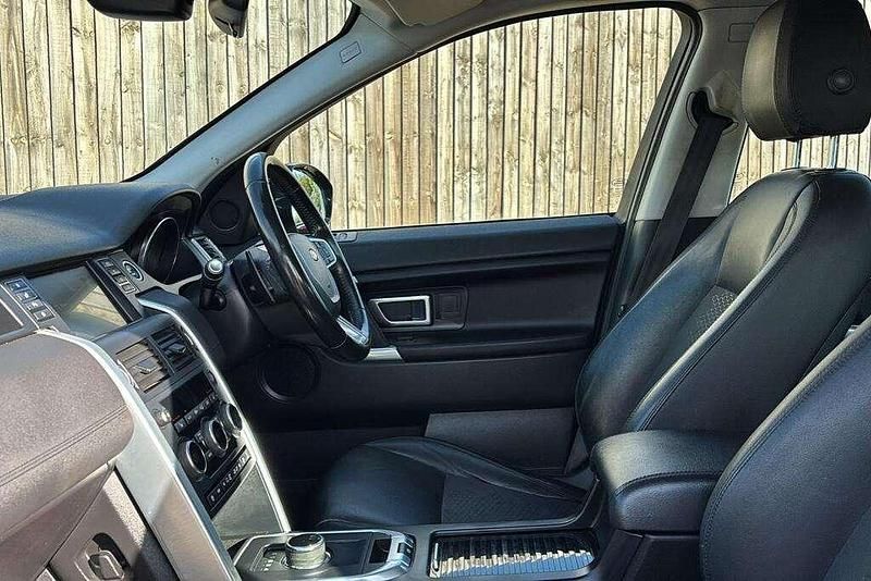 Black Used 2017 Land Rover Discovery Sport SE SUV | £11,599 (Fair price) - Image 1/4