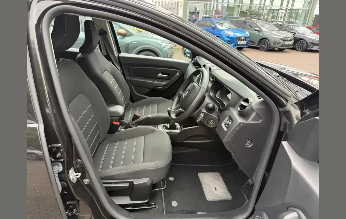 Used Dacia Duster Comfort 128 HP (94 kW) 2022 Black SUV