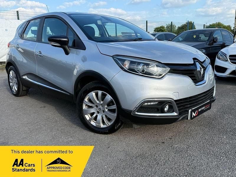 Silver Used 2015 Renault Captur Expression+ SUV | £4,295 (Super price) - Image 1/3