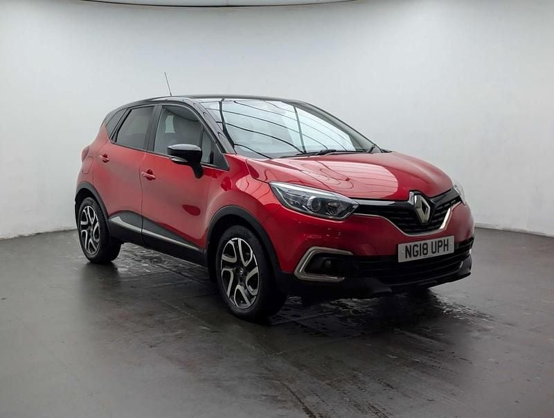 Used Renault Captur Iconic 90 HP (66 kW) 2018 Red/black SUV