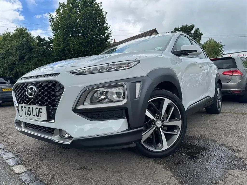Used Hyundai Kona Premium SE 120 HP (88 kW) 2019 White SUV