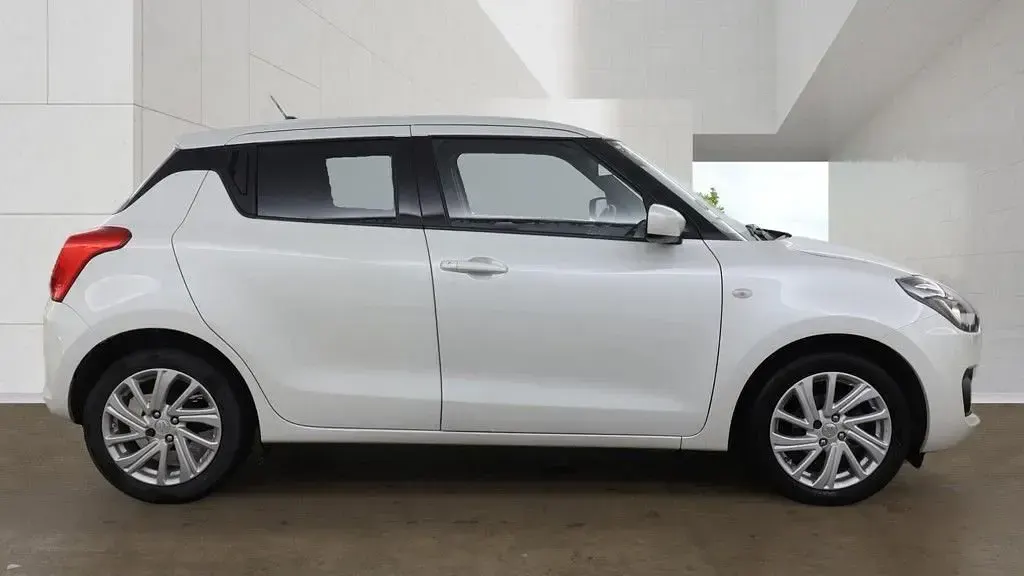 Used Suzuki Swift SZ-T 83 HP (61 kW) 2023 White Hatchback