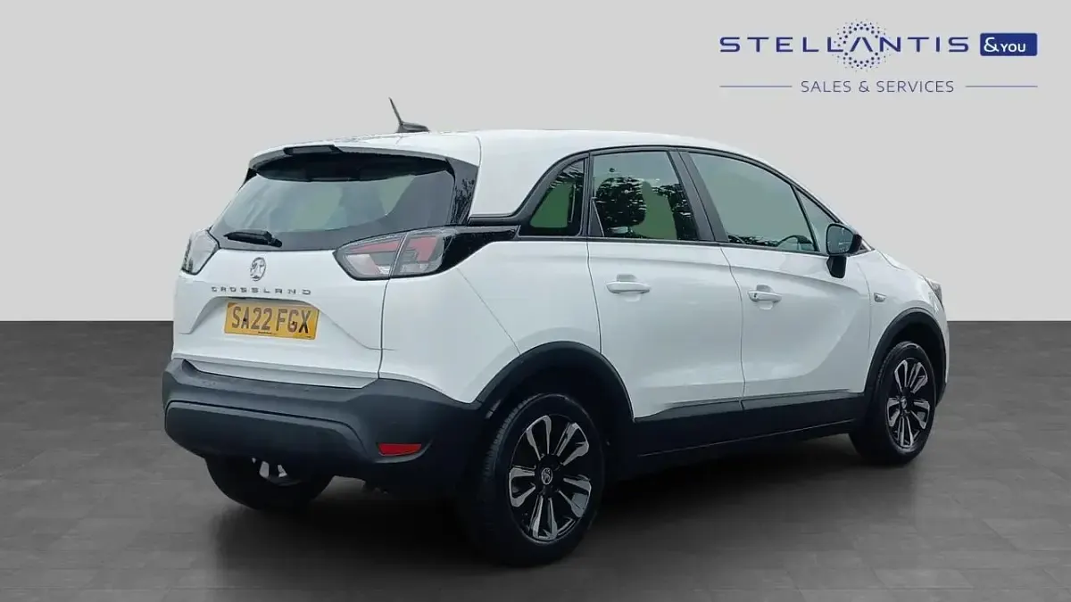 Used Vauxhall Crossland Edition 82 HP (60 kW) 2022 White SUV