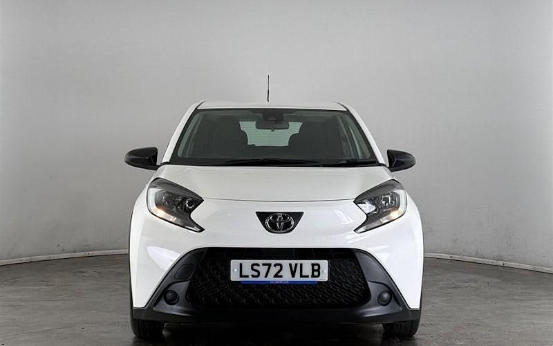 Used Toyota Aygo X PURE 72 HP (52 kW) 2025 SUV