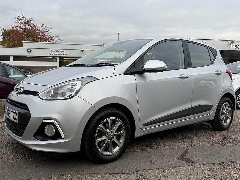Silver Used 2015 Hyundai i10 Premium Hatchback | £5,599 (Fair price) - Image 1/4