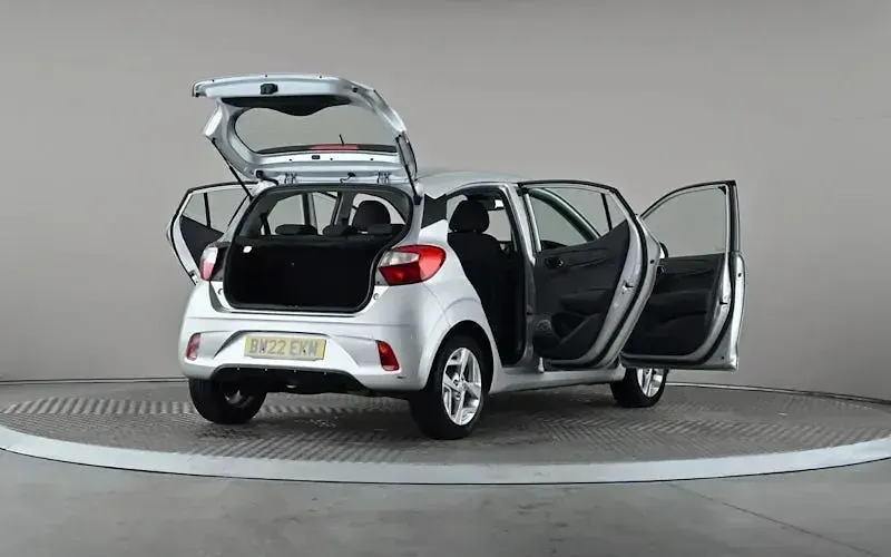 Used Hyundai i10 SE 84 HP (61 kW) 2022 Silver Hatchback