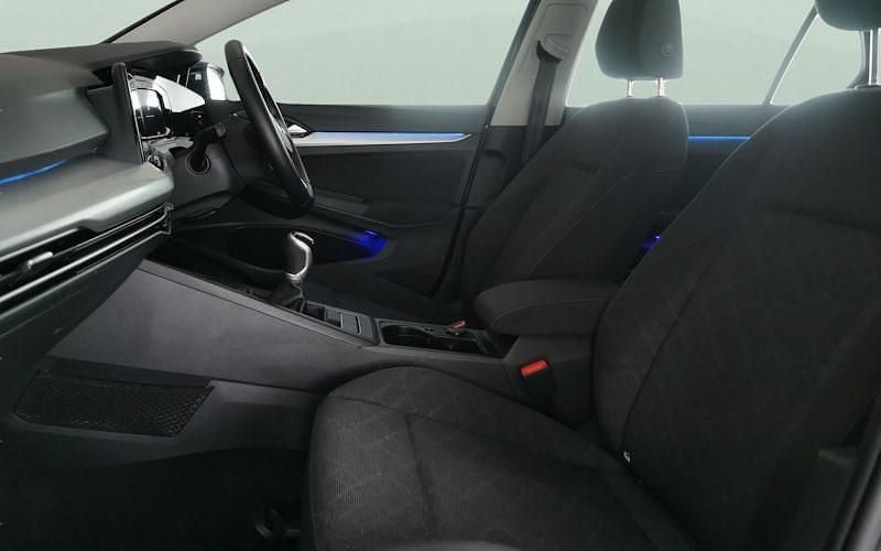 Used VW Golf VIII Life 131 HP (96 kW) 2024 Hatchback