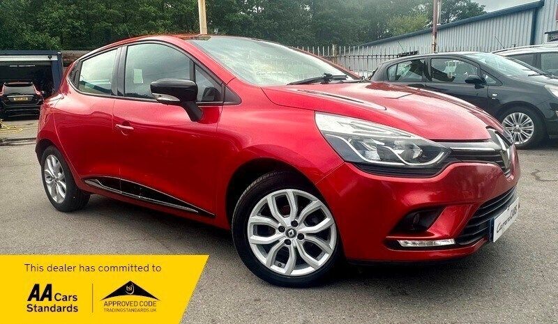 Red Used 2017 Renault Clio IV Dynamique Hatchback | £7,495 (Fair price) - Image 1/3