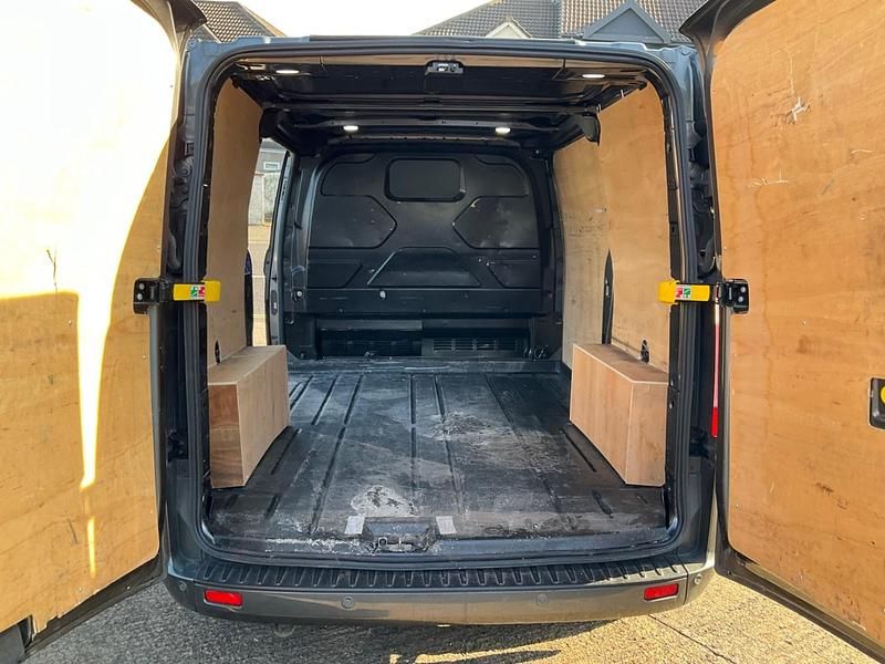 Used Ford Transit Custom Limited 170 HP (125 kW) 2020 Grey Van