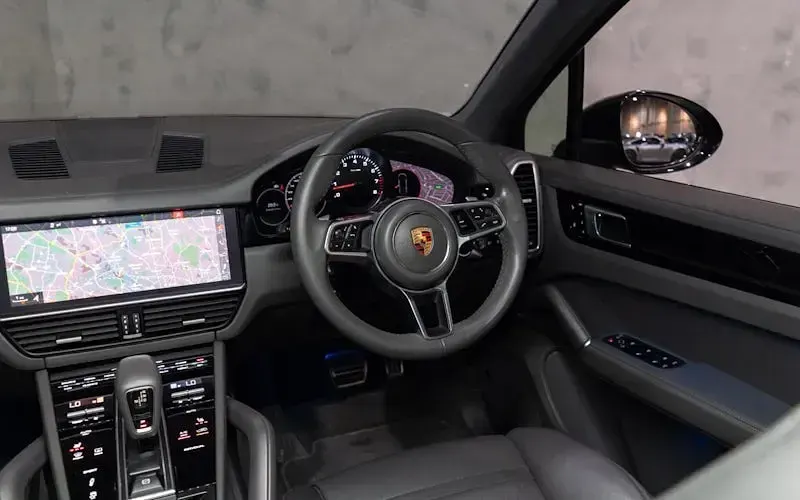 Used Porsche Cayenne 441 HP (324 kW) 2018 Black SUV