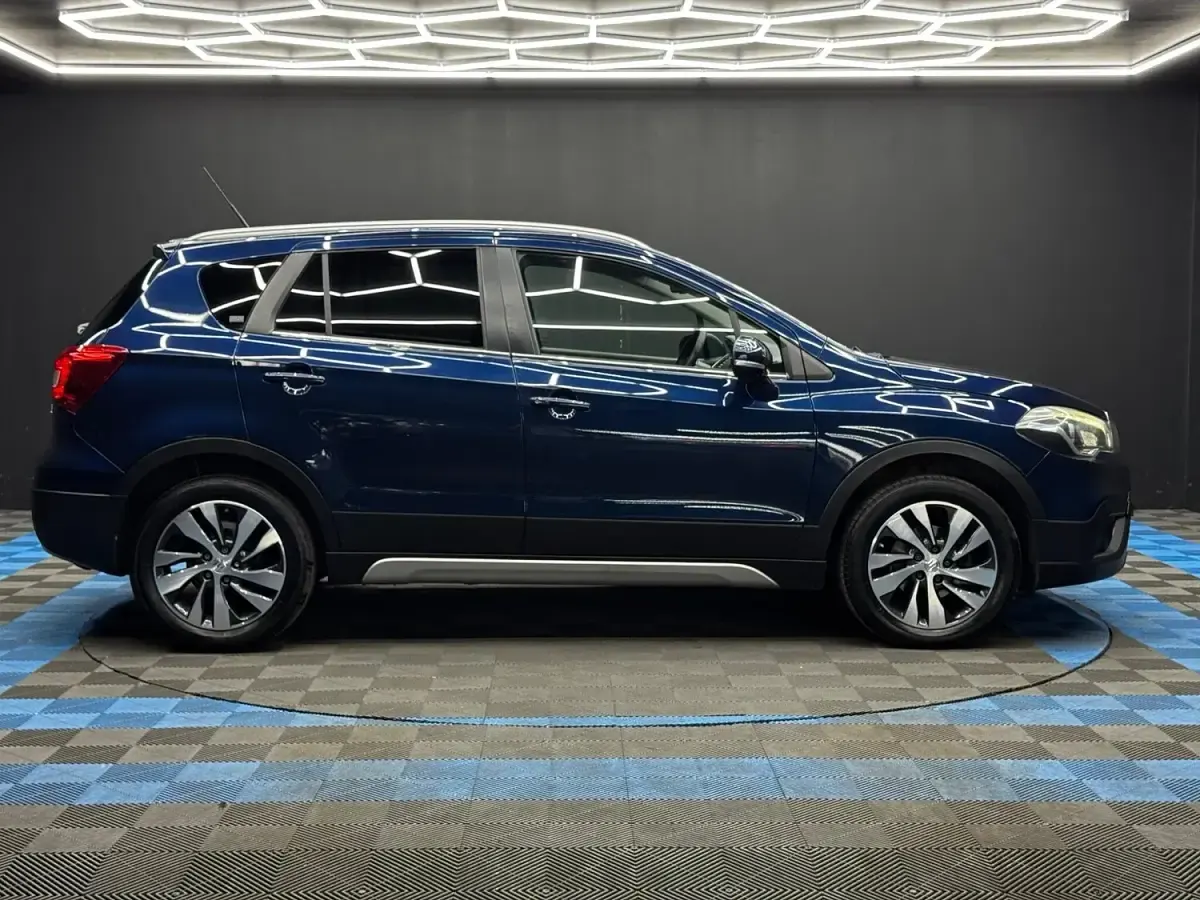 Used Suzuki SX4 SZ-T 111 HP (81 kW) 2016 Blue Hatchback