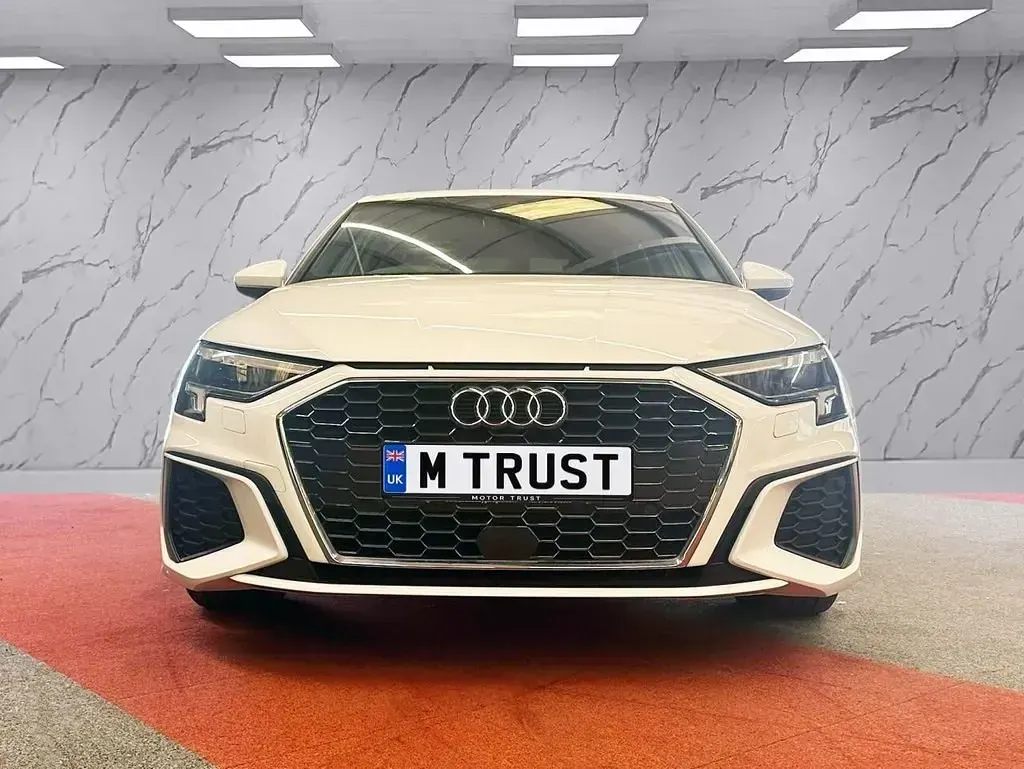 Second-hand Audi A3 Sportback S-Line 150 CP (110 kW) 2022 Alb Hatchback