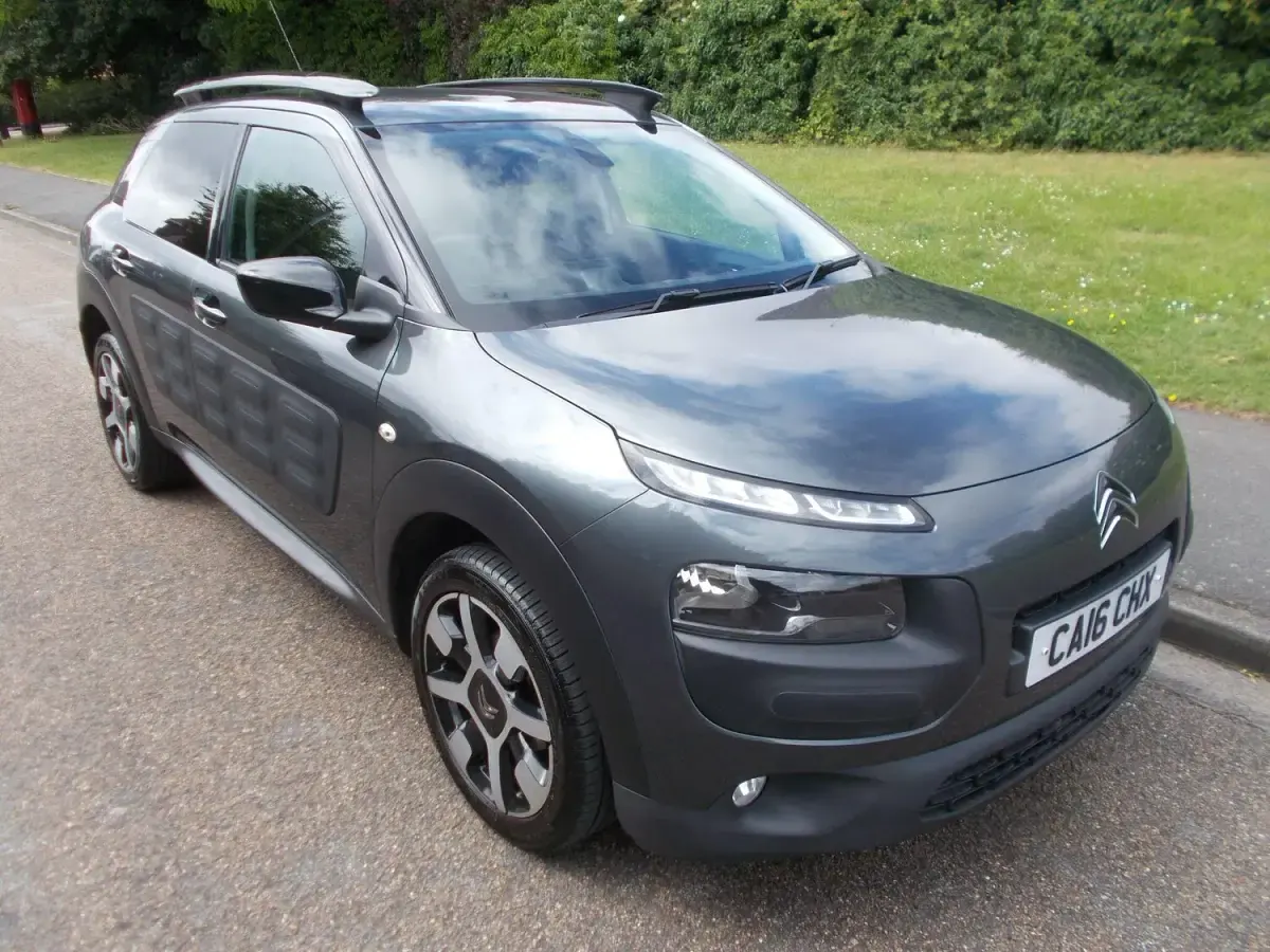 Used Citroën C4 Cactus Flair 100 HP (73 kW) 2016 Grey Hatchback