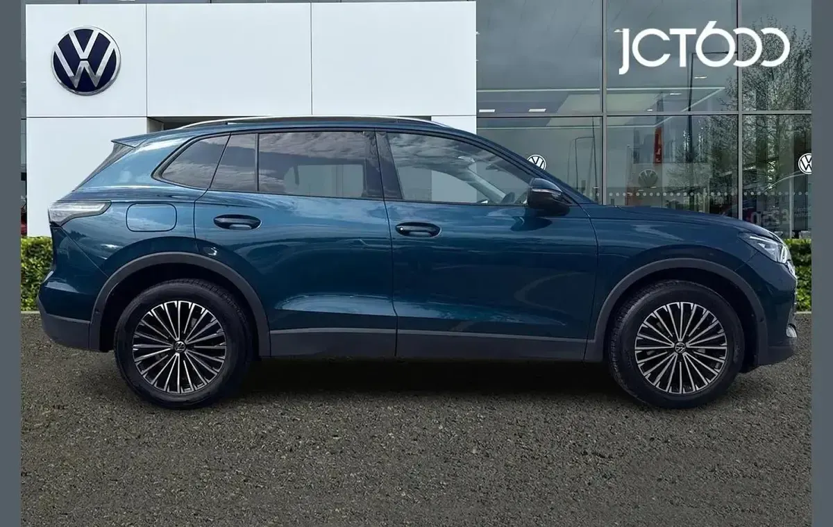 Used VW Tiguan Match 148 HP (108 kW) 2024 Blue SUV