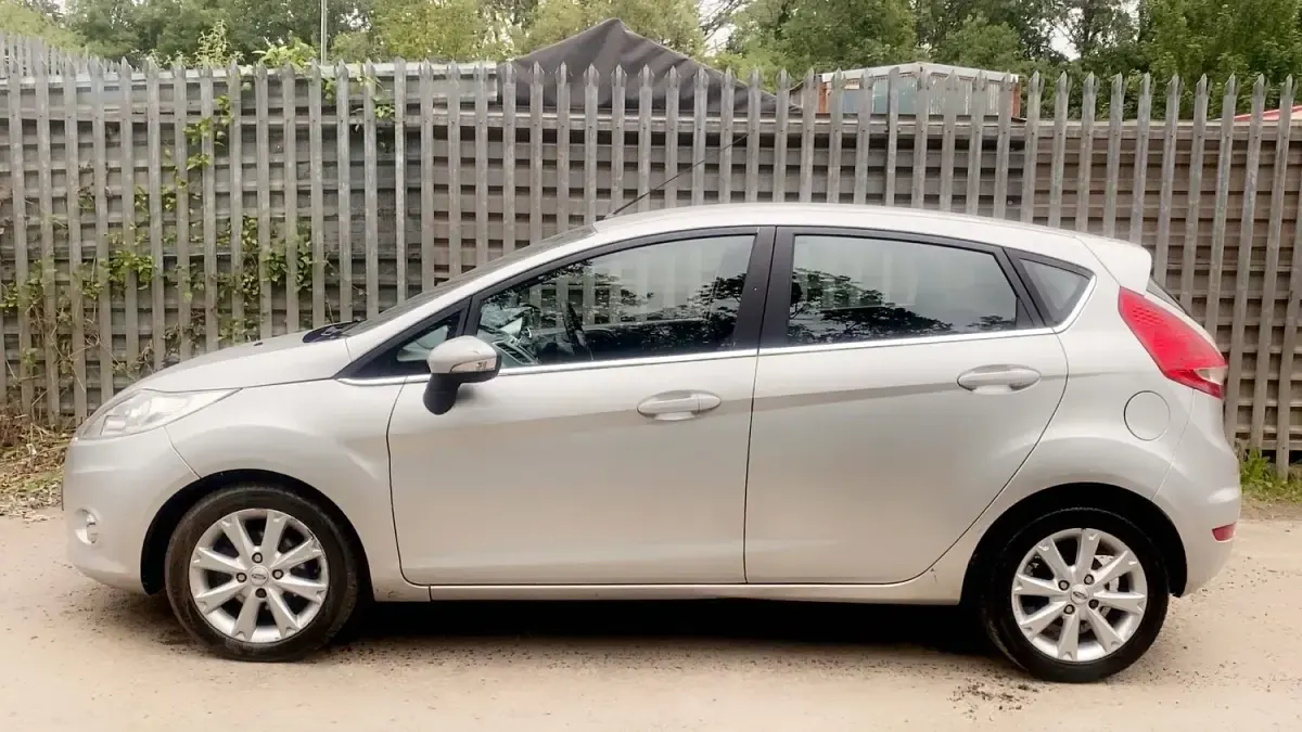 Used Ford Fiesta Zetec 2010 Silver Hatchback