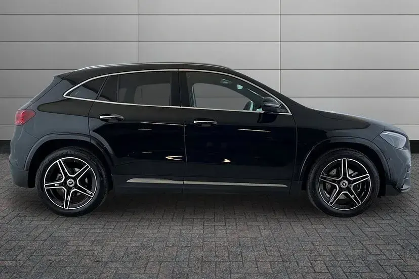 Used Mercedes GLA200 Executive 148 HP (108 kW) 2025 Black SUV