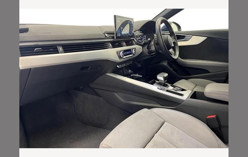 Used Audi A5 Sportback S-Line 204 HP (150 kW) 2023 Blue Hatchback