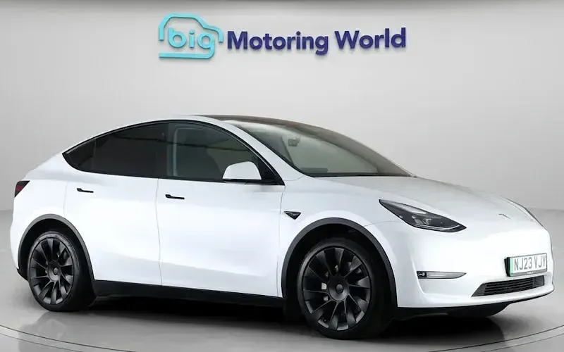 Used Tesla Model Y Long Range AWD 286 kW (389 HP) 2025 SUV