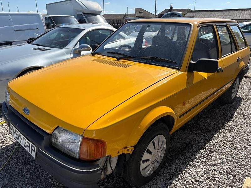 Used Ford Escort 1988 Yellow Estate