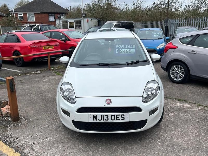 Used Fiat Punto Pop 69 HP (50 kW) 2013 White Hatchback
