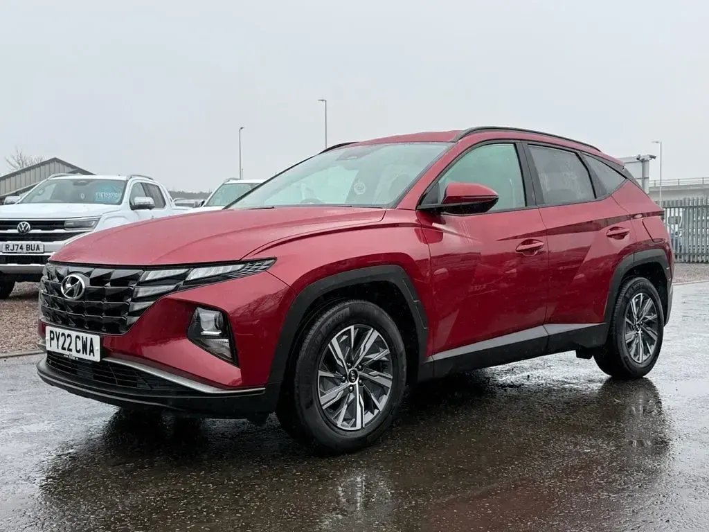 Używany Hyundai Tucson SE 150 KM (110 kW) 2022 Czerwony SUV