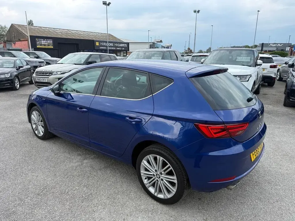 Used Seat Leon XCELLENCE 150 HP (110 kW) 2019 Blue Hatchback