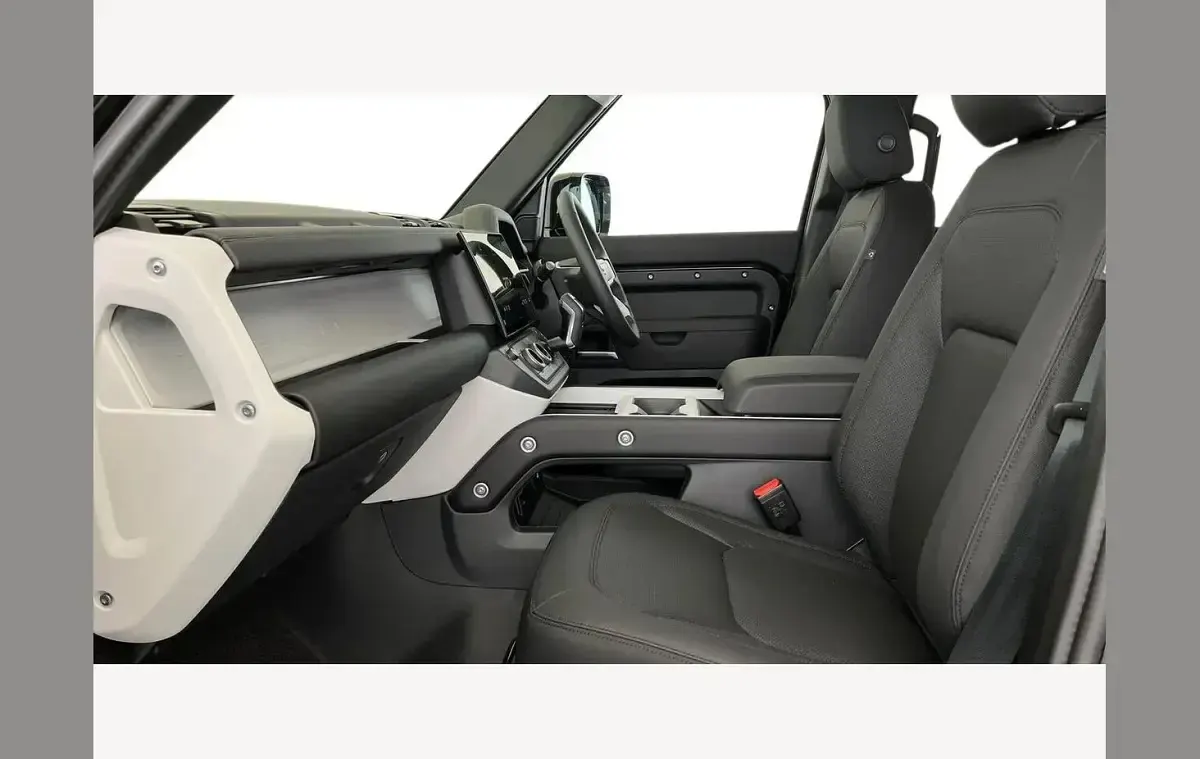 Used Land Rover Defender S 249 HP (183 kW) 2026 Black SUV