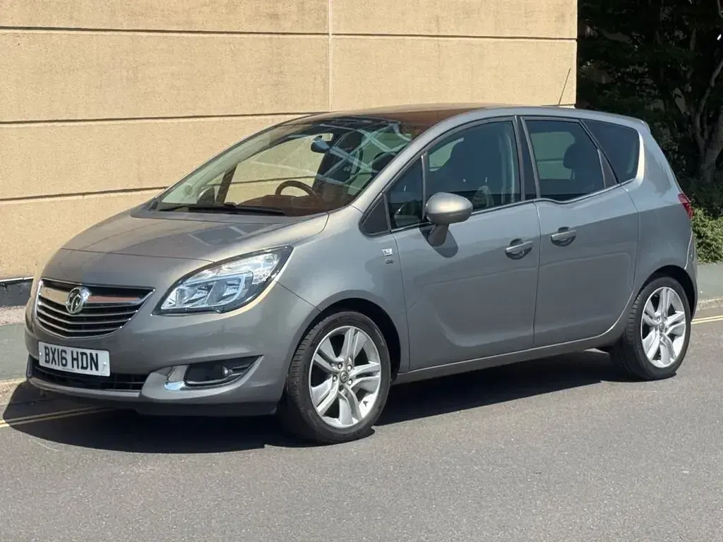 Used Vauxhall Meriva 120 HP (88 kW) 2016 Brown MPV