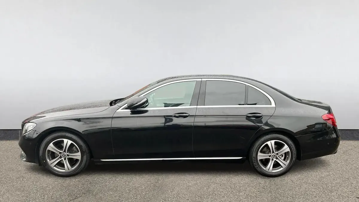 Usado Mercedes E200 SE 184 CV (135 kW) 2019 Negro Berlina