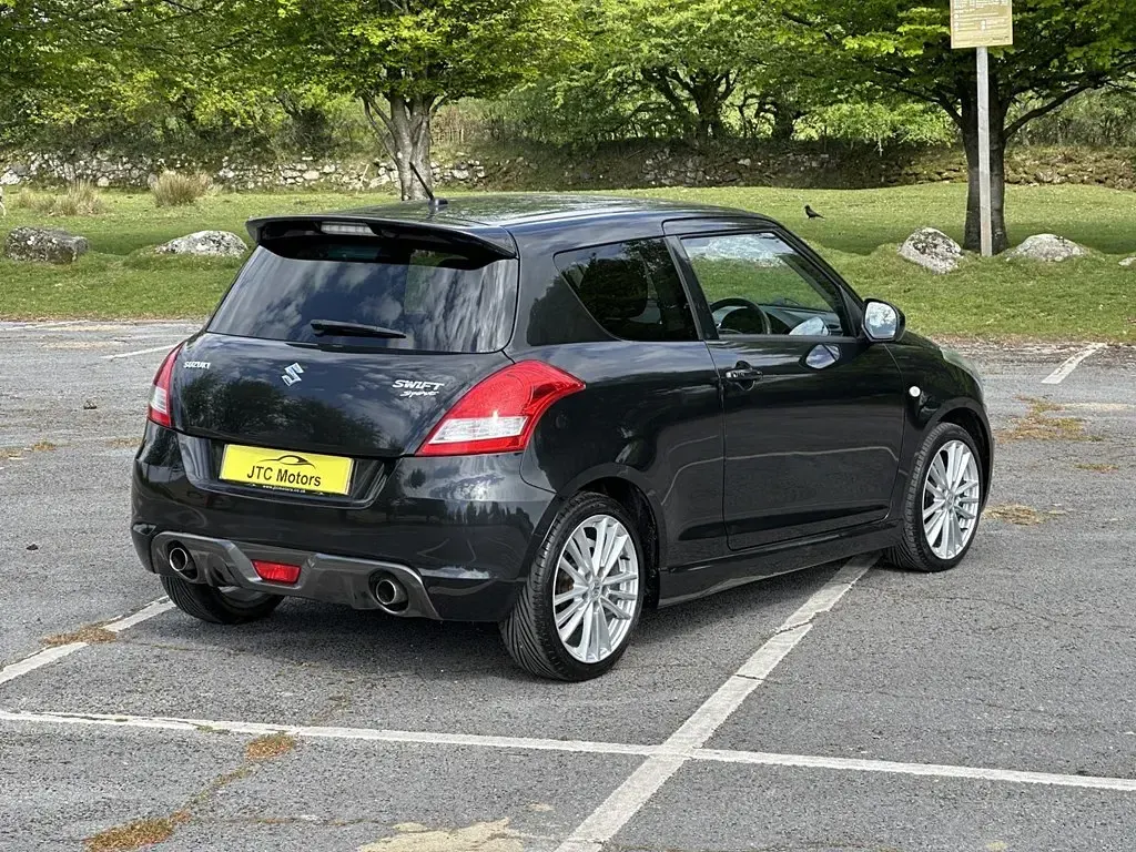 Usado Suzuki Swift Sport 136 HP (100 kW) 2013 Preto Citadino
