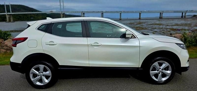 Used Nissan Qashqai Acenta Premium 160 HP (117 kW) 2020 White SUV