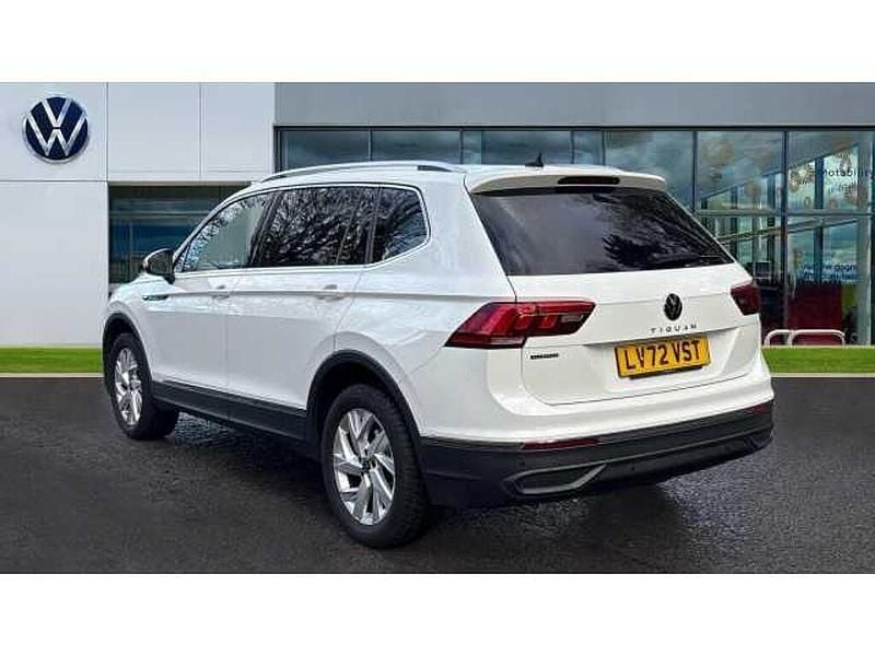 Used VW Tiguan Allspace Life 150 HP (110 kW) 2022 Pure white SUV