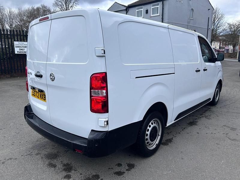Used Vauxhall Vivaro 100 HP (73 kW) 2022 White MPV