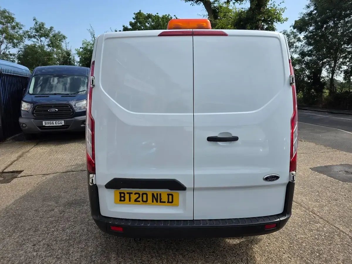 Used Ford Transit Custom S 105 HP (77 kW) 2020 White Van