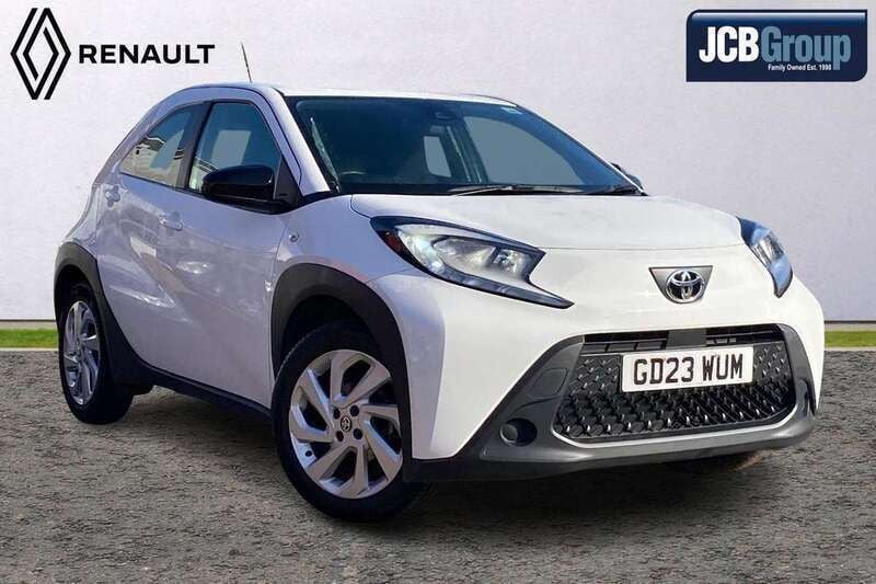 White Used 2023 Toyota Aygo PURE Hatchback | £11,490 (Fair price) - Image 1/4
