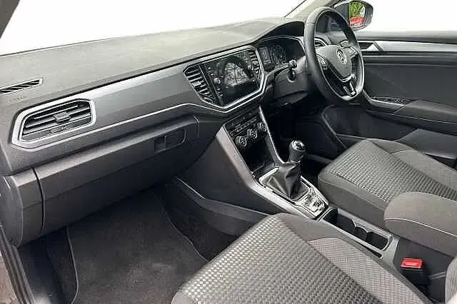Usado VW T-Roc Active 110 HP (80 kW) 2022 Cinzento SUV