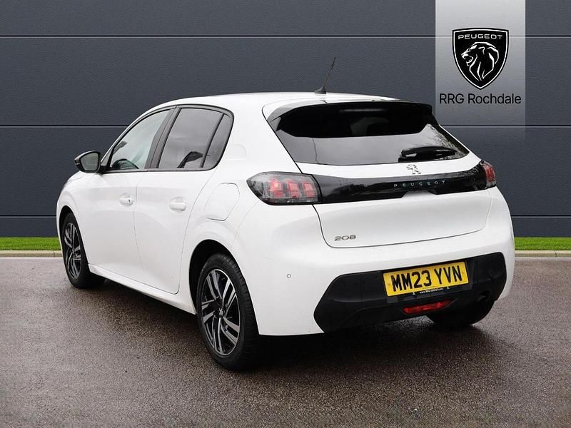 Used Peugeot 208 Active+ 74 HP (54 kW) 2023 White Hatchback