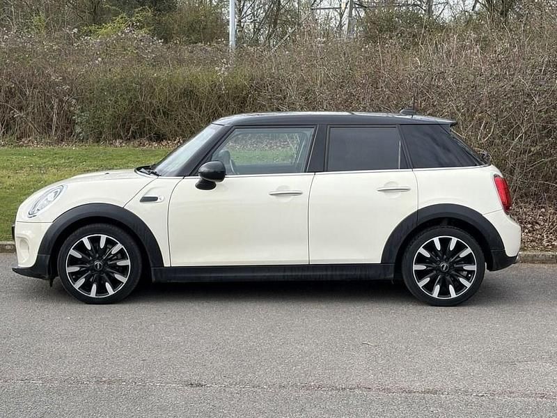 Used Mini Cooper Hatch 136 HP (100 kW) 2018 White Hatchback