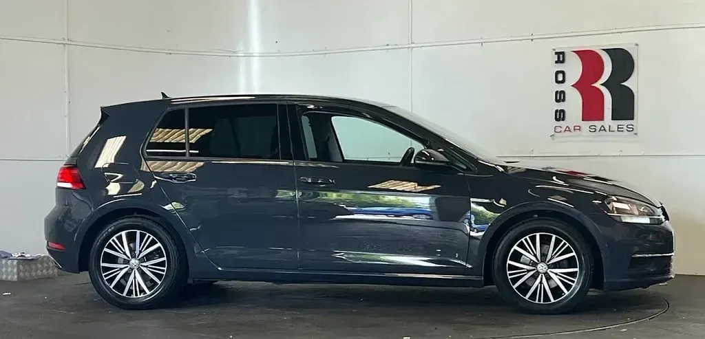 Used VW Golf VII SE 130 HP (95 kW) 2018 Grey Hatchback