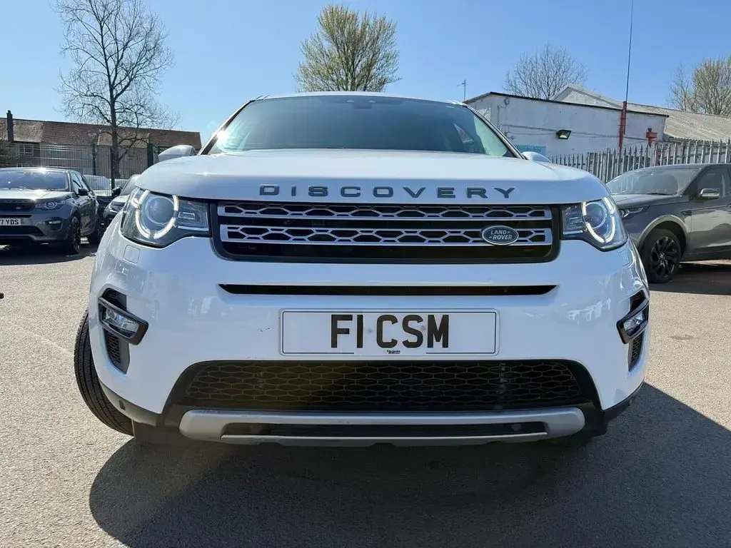 Used Land Rover Discovery 4 HSE 150 HP (110 kW) 2015 White SUV
