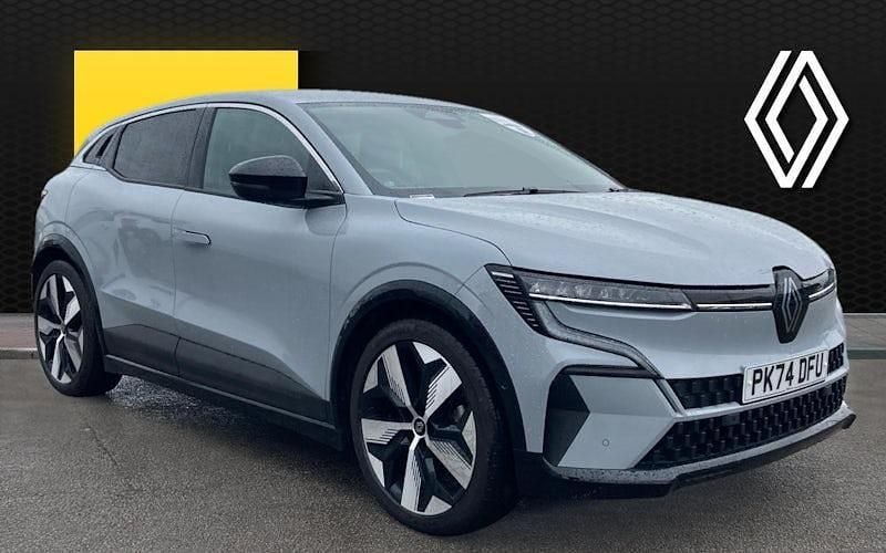 Used 2025 Renault Mégane Komfort Hatchback | £21,321 (Good price) - Image 1/4