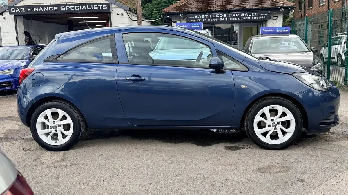 Used Vauxhall Corsa 75 HP (55 kW) 2016 Blue Hatchback