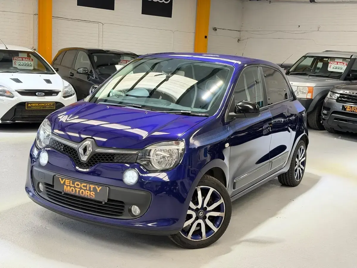 Used Renault Twingo Iconic 70 HP (51 kW) 2016 Purple Hatchback
