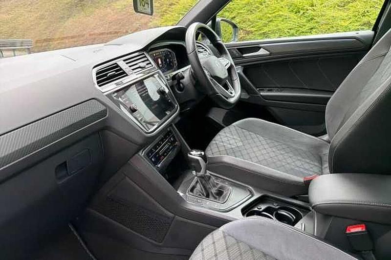Used VW Tiguan R-line 150 HP (110 kW) 2023 Black SUV